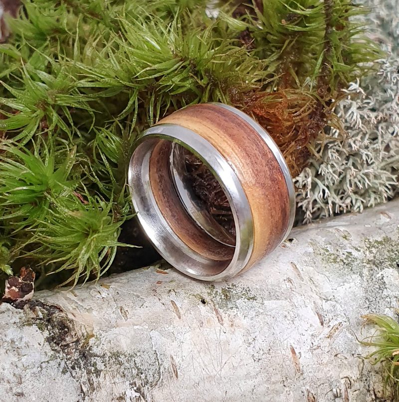 pierścionek z drewna palisandra