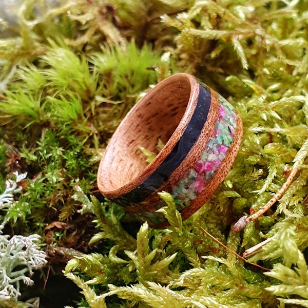 pierścionek z drewna sekwoi