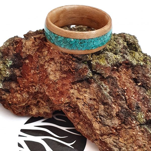 pierścionek z drewna klonu