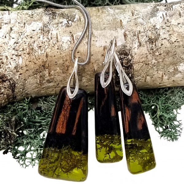 Komplet biżuterii z drewna