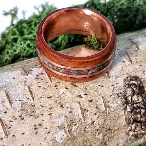 Pierścionek z drewna