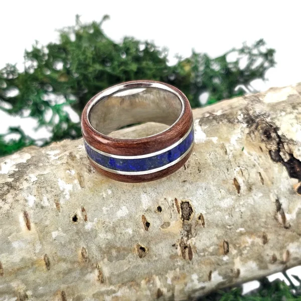 pierścionek z tytanu i drewna