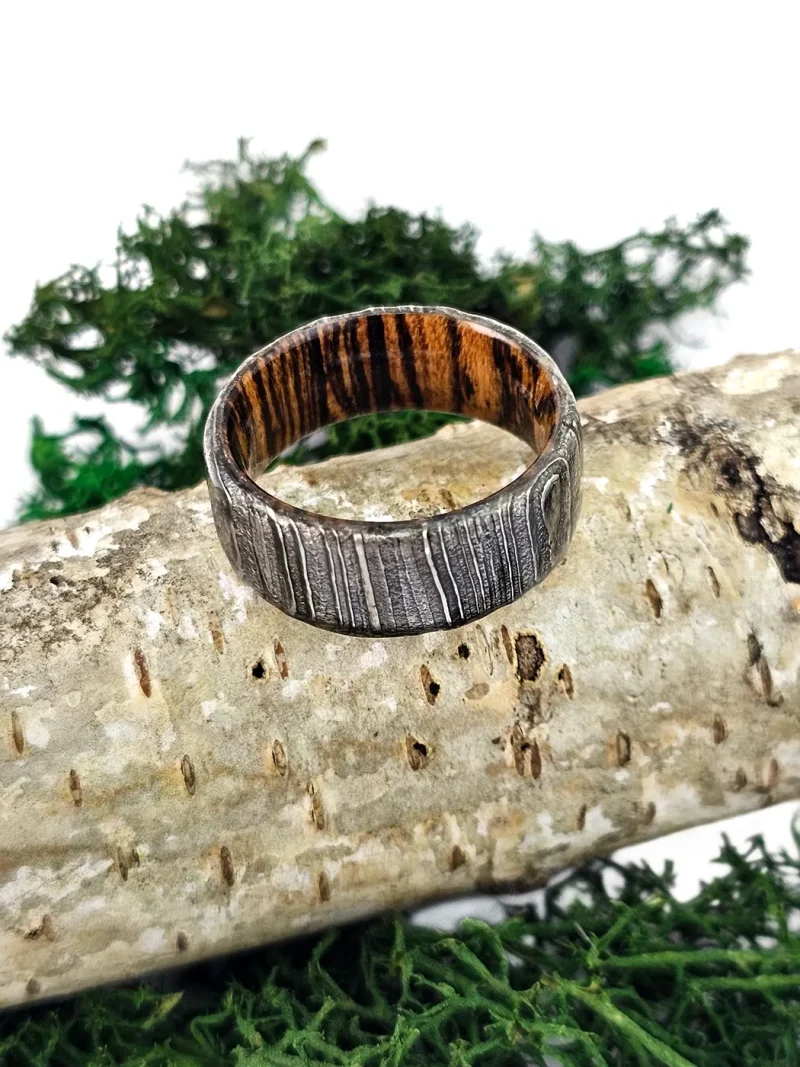 pierścionek z drewna bocote